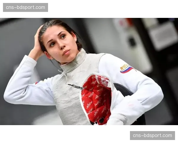 快讯：俄罗斯选手尤素普-努马戈梅多夫在UFC格斗之夜首回合降服获胜